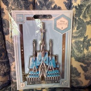 Disney Frozen Castle Collectible Pin